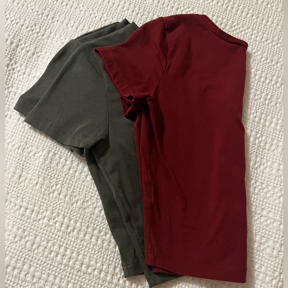 Set of cropped tees wild fable size small (olive green and maroon/red) - Picture 11 of 11